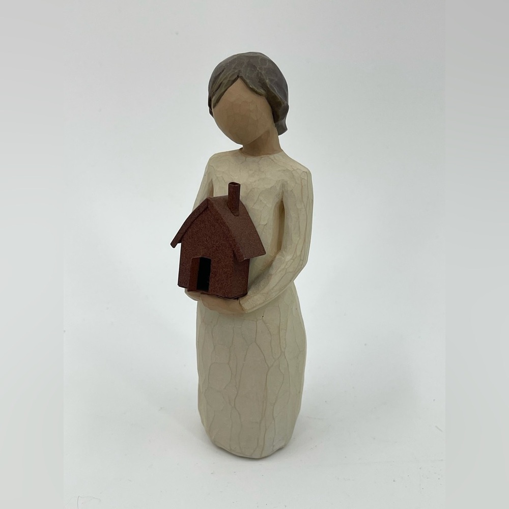 Willow Tree Angel Figurine: “Mi Casa” Demdaco by‎ Susan Lordi Resin Angel